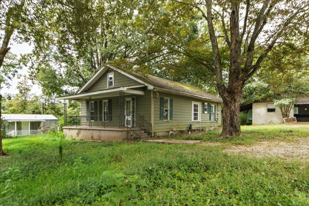 835 Spout Springs Rd Lawrenceburg TN - (1)